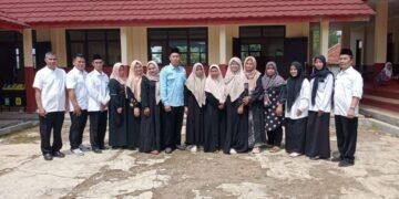 Photo Bersama Pengurus Paguyuban dengan Kepala Satuan dan Dewan Guru SDN Leuwihalang