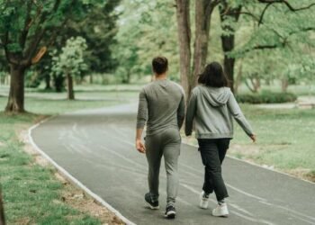 Jalan kaki, investasi sederhana untuk kesehatan jangka panjang.