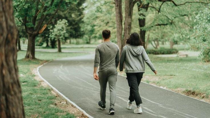 Jalan kaki, investasi sederhana untuk kesehatan jangka panjang.