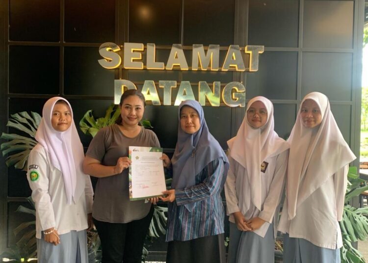 Siswa APHP MAN 2 Bantul Perkuat Keterampilan Kuliner dengan PKL di Warung Inem Jogja 1 WhatsApp Image 2025 04 22 at 19.00.23