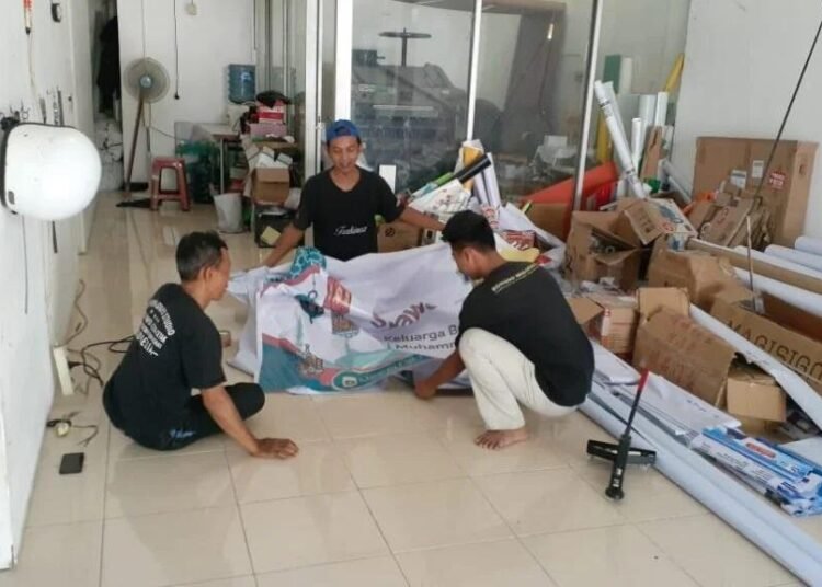 Tunjukan Etos Kerja Tinggi: Siswa Magang MAN 2 Bantul di Gayenk Grafis Studio 1 gus3 1024x576 1