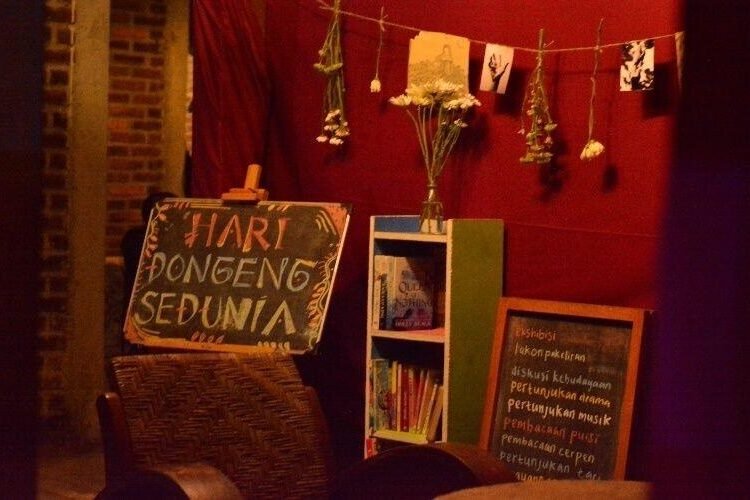 Hari Dongeng Sedunia 2025: Dari Kamar Tidur ke Dunia Dongeng 1 Perayaan HDS 2025 oleh Omah Dongeng Sangkara