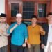 Ketua Departemen Penelitian dan Pemberdayaan Masjid PP FKRML, Sipaudin (kanan tengah), bersama Ketua Umum PP FKRML, Hasan Komarudin (kiri), bersilaturahmi dengan Kepala Bidang Pendidikan Madrasah Kanwil Kemenag Banten, H. Humaedi Hakim, S.Pd.I., M.Si., di kediamannya.