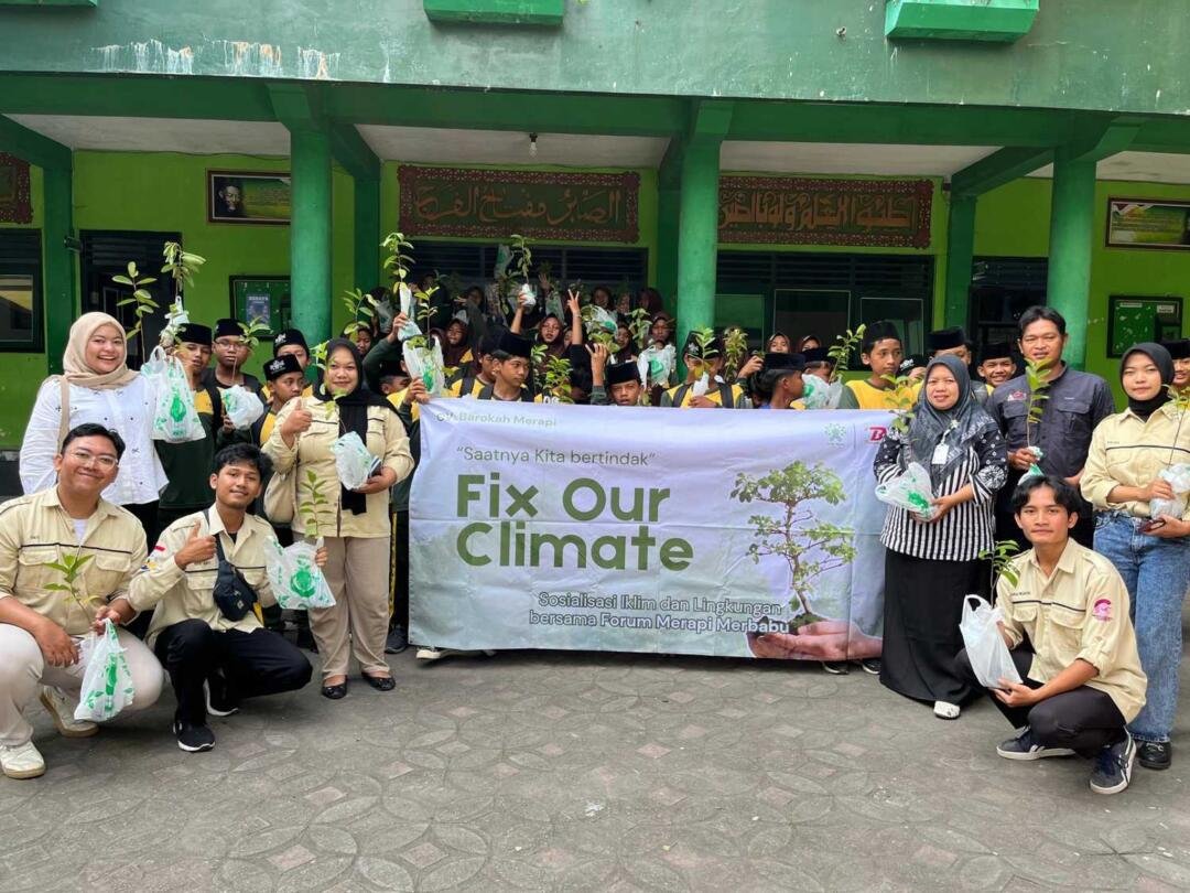 Mahasiswa Ilmu Komunikasi Universitas Tidar dan CV. Barokah Merapi Gelar Sosialisasi Peduli Lingkungan “Fix Our Climate” 13 Fix Our Climate