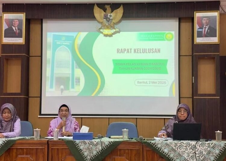 Kelulusan Siswa Kelas XII Tahun Pelajaran 2024/2025: MAN 2 Bantul Gelar Rapat Bersama 5 WhatsApp Image 2025 05 06 at 08.12.17