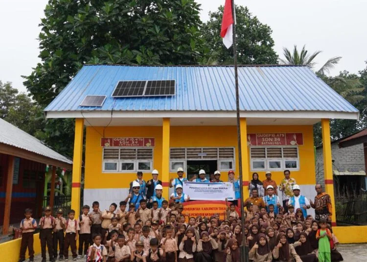 Listrik SuperSUN Hadir di Pulau Satangnga, Hidupkan Denyut Kehidupan Warga 1 Listrik SuperSUN Hadir di Pulau Satangnga, Hidupkan Denyut Kehidupan Warga