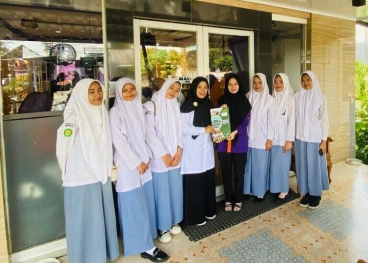 Dari Kelas ke Dunia Kerja: Siswa APHP MAN 2 Bantul PKL di Alief Bakery 1 WhatsApp Image 2025 05 14 at 10.06.44