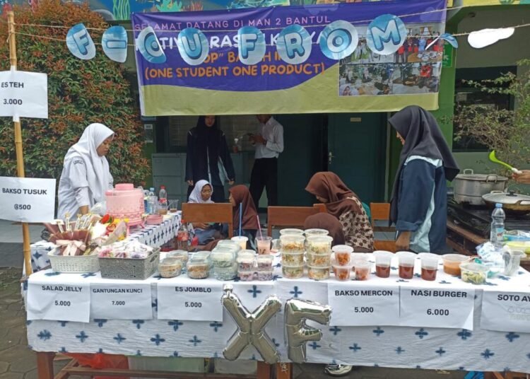 Jiwa Kewirausahaan: GOSIP MAN 2 Bantul Semarakkan Purna Siswa Kelas XII 5 WhatsApp Image 2025 05 17 at 14.21.02 1