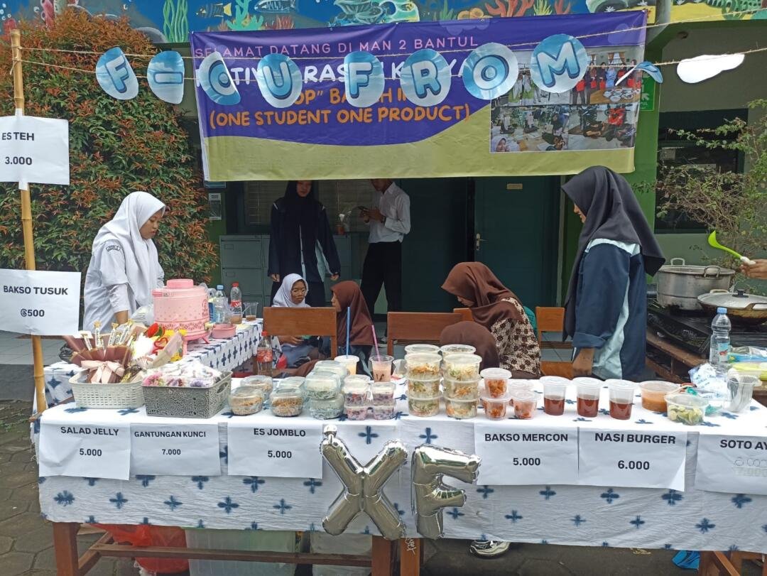 Market Day Kelas X Warnai Purna Siswa MAN 2 Bantul 13 WhatsApp Image 2025 05 17 at 14.21.02