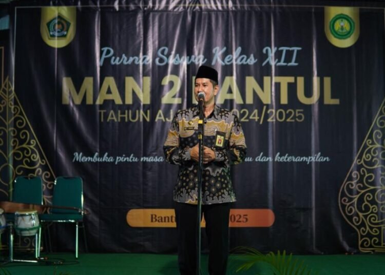 Aminuddin, Pejabat Kemenag Bantul Sampaikan Pesan Moral dan Motivasi dalam Purna Siswa Kelas XII MAN 2 Bantul 5 WhatsApp Image 2025 05 19 at 08.10.45