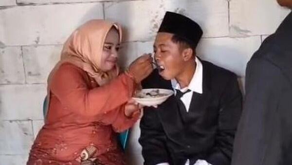 pernikahan sederhana tanpa perias dan dekorasi yang viral di media sosial 1746268036528 169