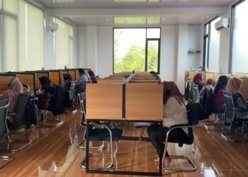 Tim Telemarketing Terverifikasi Sales Business Center PT Eka Akar Jati