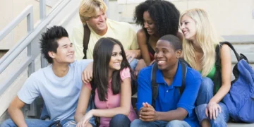 Ilustrasi Etika dan saling menghormati antarbudaya seperti suku, ras, dan agama.