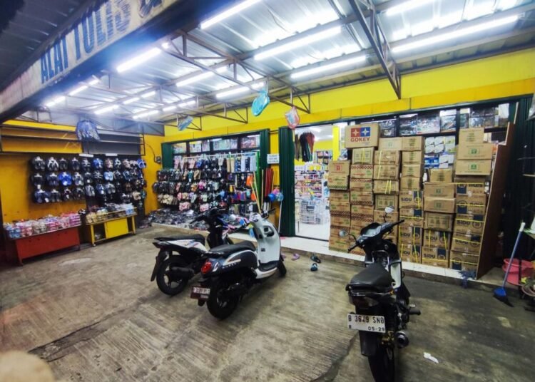 "Toko Alat Tulis Davin: One Stop Solution untuk Kebutuhan Sekolah dan Kantor" 1 1000144915