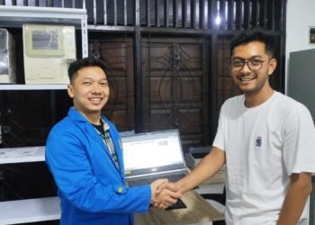 Mahasiswa Pamulang dan Direktur utama PT Gama Nusa Bersama meyetujui desain UI dan  ux untuk website PT Gama Nusa Bersama