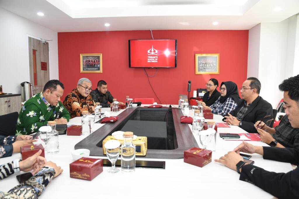 Trisakti Multimedia dan BRK Syariah Jalin Kerja Sama Strategis untuk Tingkatkan Kualitas Pendidikan dan Layanan Keuangan 2 4fce693a bb74 4b49 a6b8 014db33e0aec