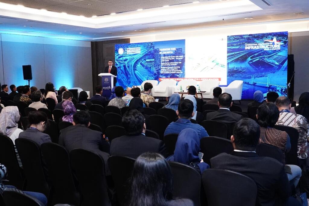 Bicara dalam Panel Tematik ICI 2025 Wamen Ossy Jelaskan Tiga Pilar Pendekatan Kementerian ATR/BPN untuk Mendukung Penyediaan Rumah Terjangkau 3 64459fe3 487e 4f4f 8367 d6bd8ba85a1d