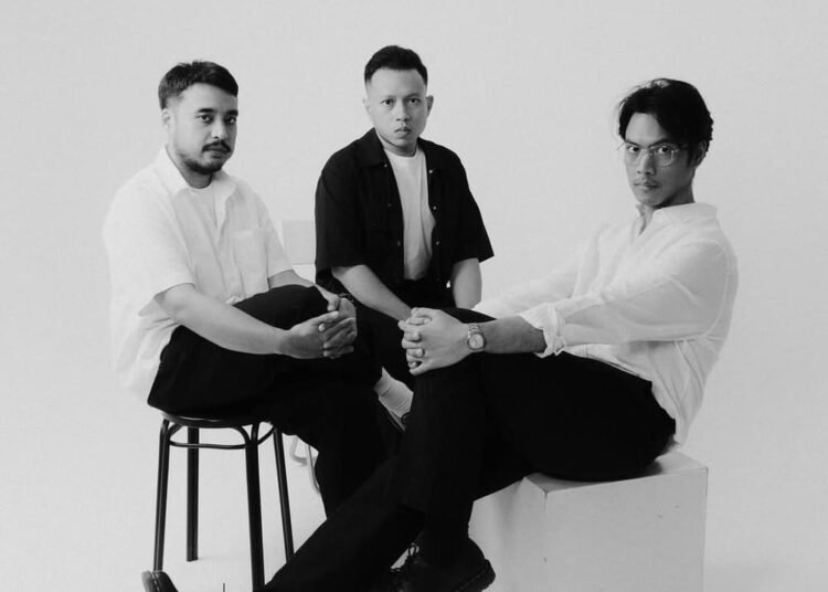 "Pikiran yang Matang": Sebuah Manifesto Perunggu untuk Berhenti Peduli 1 88bb67a68225b2df1ba278772e2b817b.1000x1000x1 1