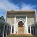 Megah di bawah langit biru. Masjid Al Madinah, sebuah harmoni modernitas dan spiritualitas. Dokumentasi Pribadi