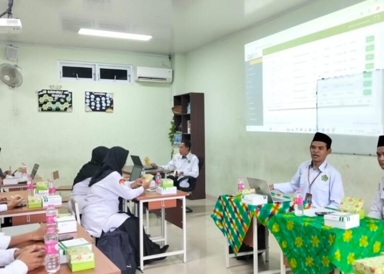 Koordinator Madrasah SKS MTsN 6 Bantul Ikuti Rakor Pengisian Raport Digital Madrasah 1 IMG 20250625 WA00111