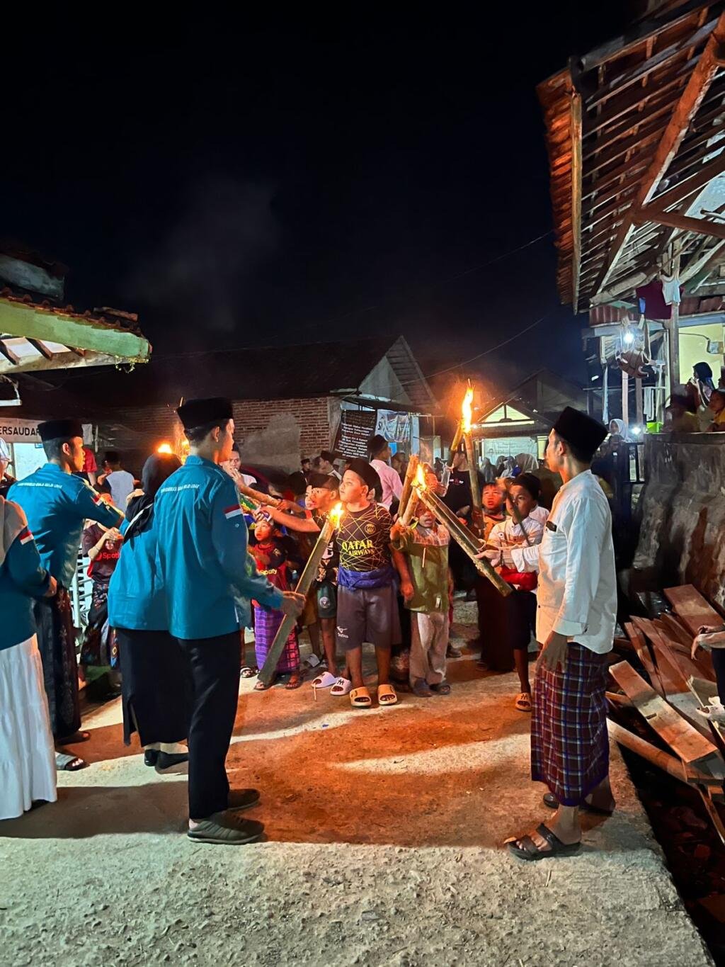 Semarak Tahun Baru Islam: Pawai Obor di Desa Margaluyu Dihadiri Ratusan Warga dan Tokoh Masyarakat 2 IMG 20250626 WA0050