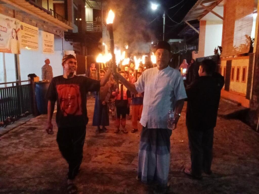 Ghirah Pawai Obor 1 Muharram di Perum Saung Sari Wates 2 IMG 20250626 193030 1