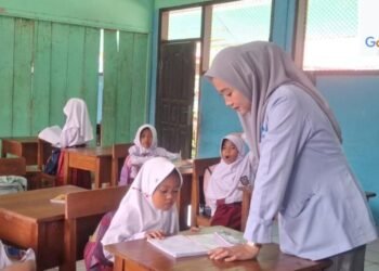 Mengajar di SD Negeri 1 Pajar Bulan 1 2