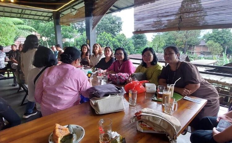 Suasana Sebelum Rapat Perkumpulan Putra-Putri Raja Nasuksuk Marpaung Se-Jabodetabek (Sumber: Dokpri)