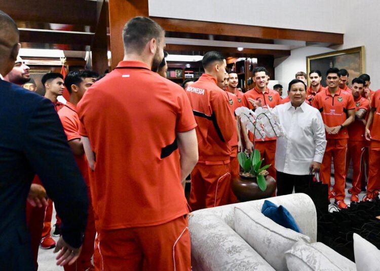 Kalahkan China: Timnas Indonesia Kembali Mengukir Sejarah, Lolos ke Putaran Keempat Kualifikasi Piala Dunia 1 Timnas Indonesia Disambut Oleh Presiden RI Prabowo Subianto (Sumber: pssi.org)