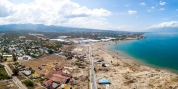 Kondisi pinggiran Kota Palu satu minggu setelah bencana tsunami tahun 2018.