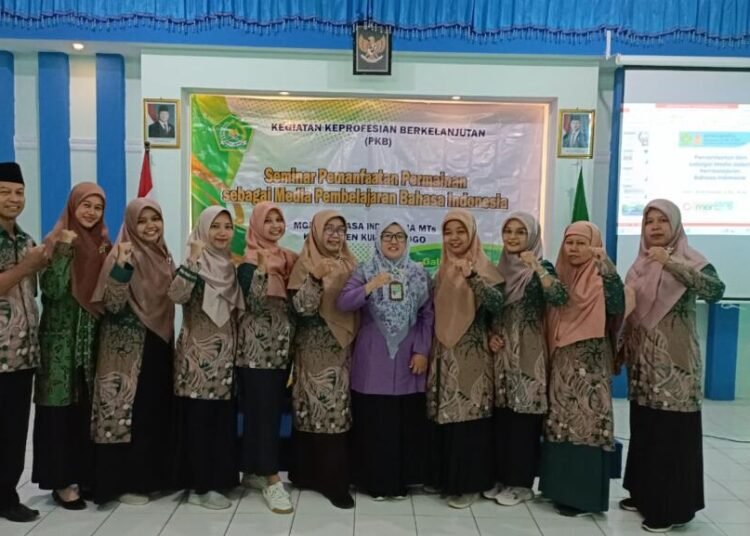 Guru Bahasa Indonesia MTsN 6 Bantul Berbagi Pemanfaatan Gim dalam Pembelajaran Bahasa Indonesia 1 WhatsApp Image 2025 06 21 at 17.41.21