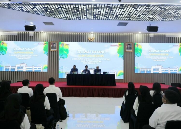 Pembekalan CPNS Kementerian ATR/BPN TA 2024, Kepala BPSDM Tegaskan Pentingnya Amanat Pelayanan Publik 1 WhatsApp Image 2025 06 22 at 23.54.13