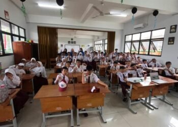 Membangun Karakter Anak Bangsa: Mahasiswa Manajemen UBSI Dewi Sartika Sikap Kemanusiaan di SD 1 WhatsApp Image 2025 06 26 at 07.04.25