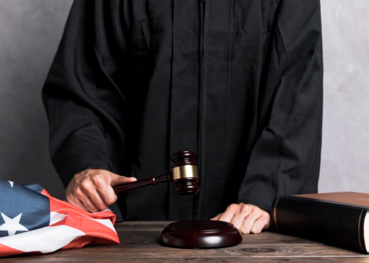 Analisis Peran Mahkamah Konstitusi dalam Perlindungan HAM dari Perspektif Hukum Tata Negara 1 HAM