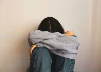 https://mentallystrong.com/i-feel-like-a-loser/