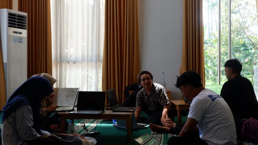 Rancangan Bangun Profil Interaktif Berbasis Web pada Pesantren Tahfizhul Quran Pondok Bambu 2 image berita