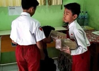 Pembuatan Jamur bersama Murid dan PMM UMM