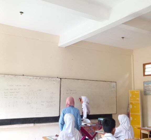 Penguatan Kearifan Lokal Kegiatan KKN-PKM UIN Raden Fatah di SMP Bina Cipta Bukit Sangkal Palembang 5 20250217 091042