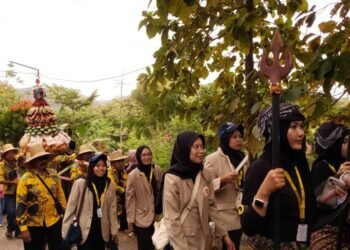 Jejak Warisan Budaya: Langkah KKN-PPM UGM Tim Bimarakata Turut Berpartisipasi dalam “Gelar Budaya Santibadra” Tradisi Kirab Satu Suro 1 20250626 142350 2