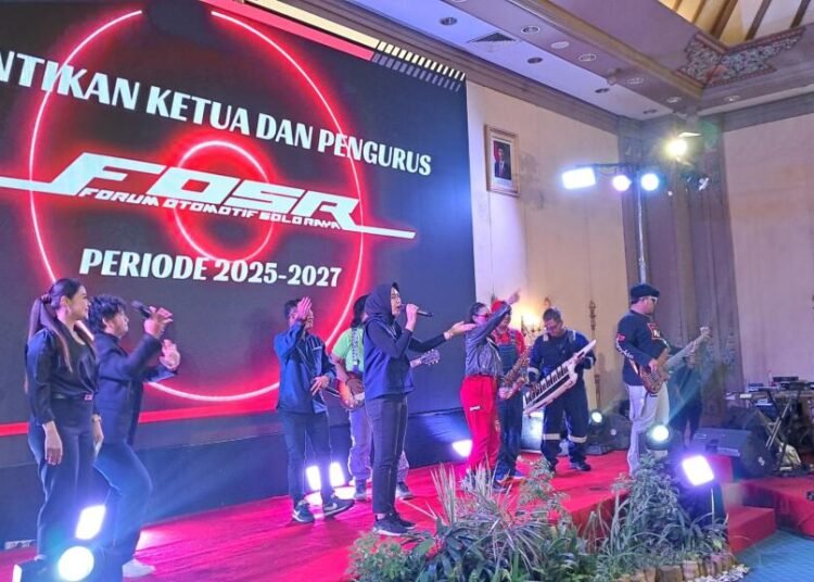 Wakil Wali Kota Surakarta Persembahkan Lagu Spesial di Pelantikan Pengurus FOSR 2025–2027 1 20250712 211836