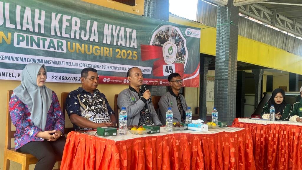 Dr. Ari Abi Aufa M.Phil . saat memberi sambutan