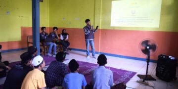 Pemaparan Materi Workshop Inovasi Desain, Anak Muda Kemas UMKM Keluarga