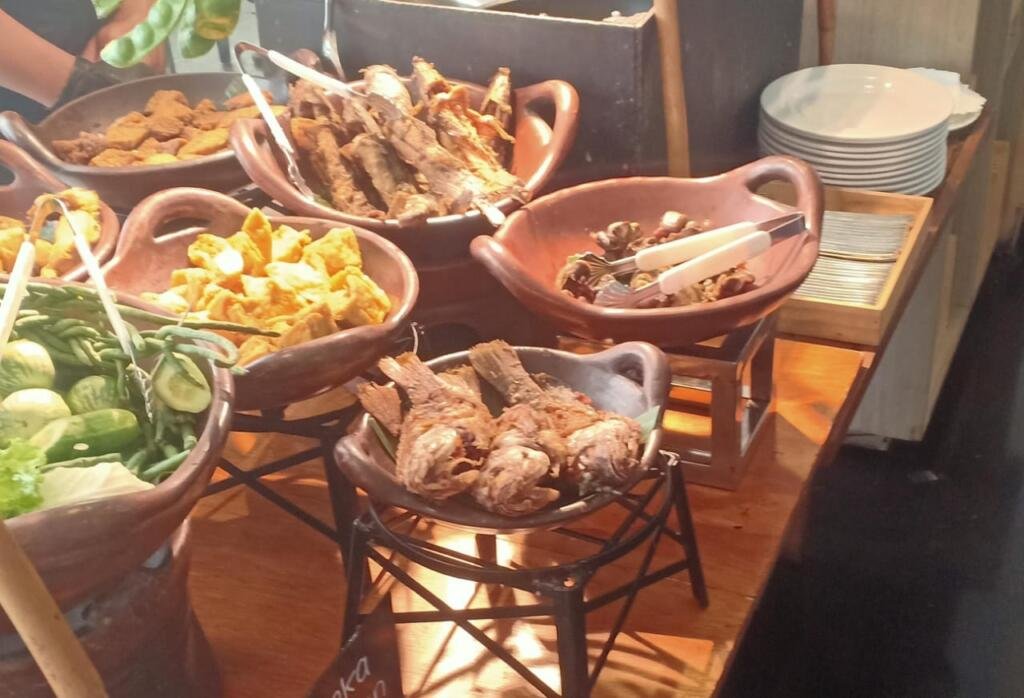 Salah satu hidangan New Rebo Rolasan ( Doc. Yusuf)