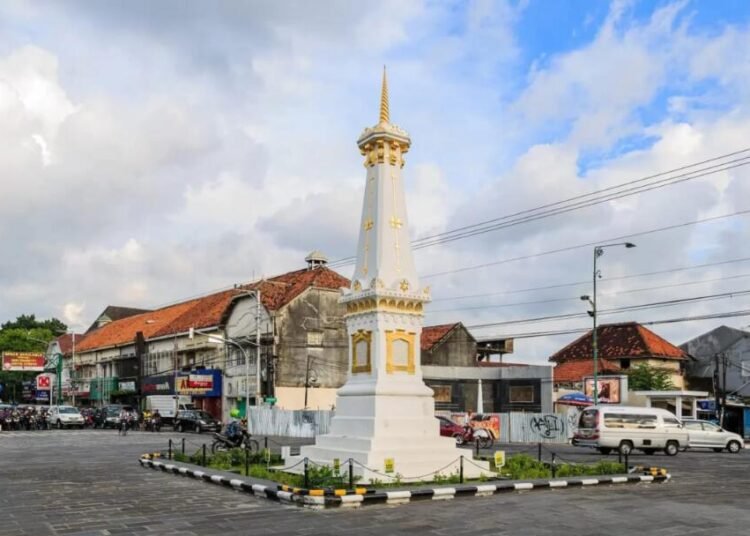 Monumen Tugu Kota Yogyakarta