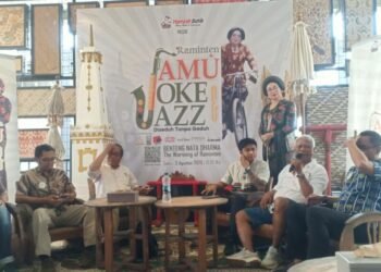 Opa Julius, Eko Bebek sebagai konseptor acara dan Bagus Setyawan dalam salah satu sesi tanya jawab Jamu Joke dan Jazz ( Doc. Yusuf )