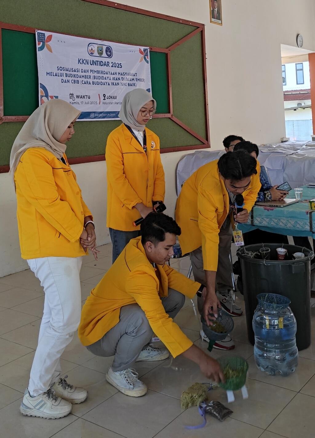 Ayo Berbudidaya Ikan : Mahasiswa KKN Untidar Gelar Sosialisasi Budikdamber dan CBIB di Kelurahan Panjer Kebumen 2 IMG 20250717 213233