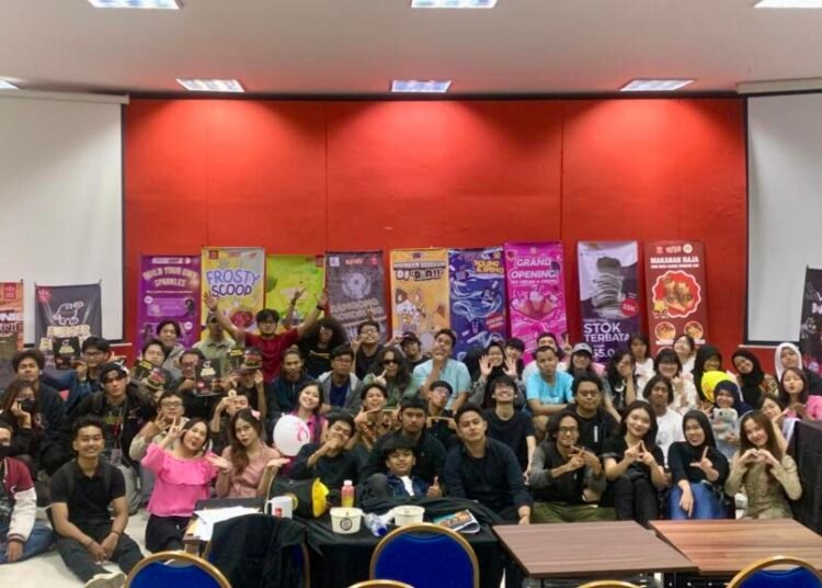 Trisakti Multimedia Wujudkan Jejak Kreatif dan Potensi Bisnis Melalui Kolaborasi Ujian Akhir DKV 1 IMG 8885