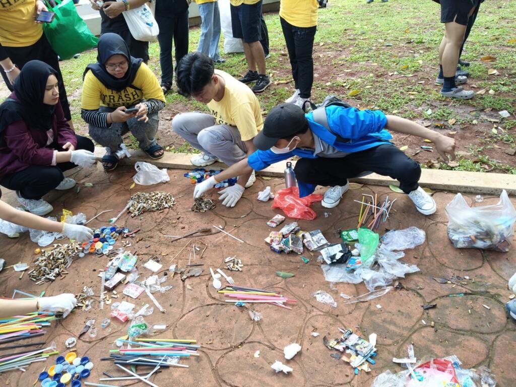 Mahasiswa Universitas Bina Sarana Informatika dan Trash Hero Jakarta, Bersama saling menjaga Lingkungan 5 Picture6