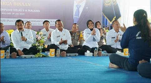 Menteri Imigrasi dan Pemasyarakatan Makan Siang Bersama Warga Binaan LPP Malang, Duduk Sama Rata Tanpa Pembeda 1 Screenshot 2025 07 30 083907