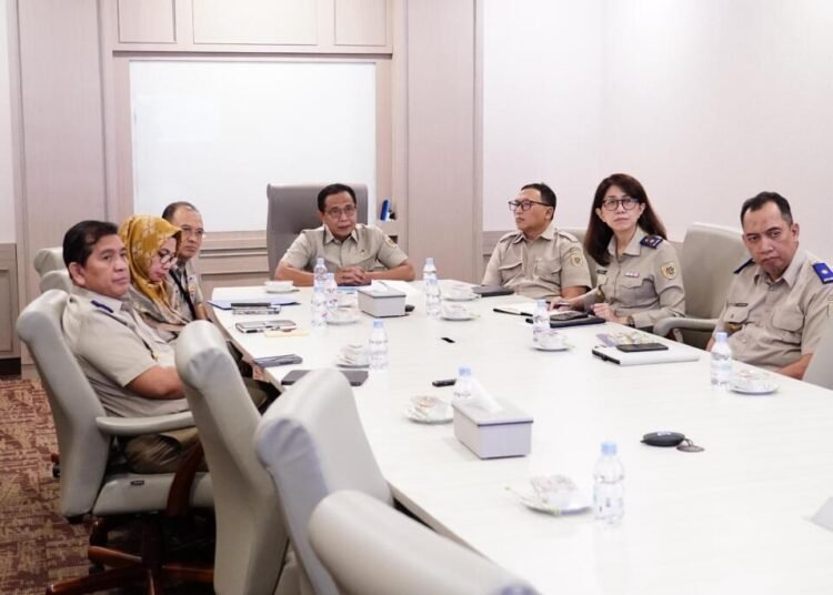 Evaluasi dan Analisisi Kinerja Triwulan II, Sekjen Kementerian ATR/BPN Minta Jajaran Berkomitmen untuk Percepat Penyelesaian Program 1 WhatsApp Image 2025 07 15 at 16.11.33